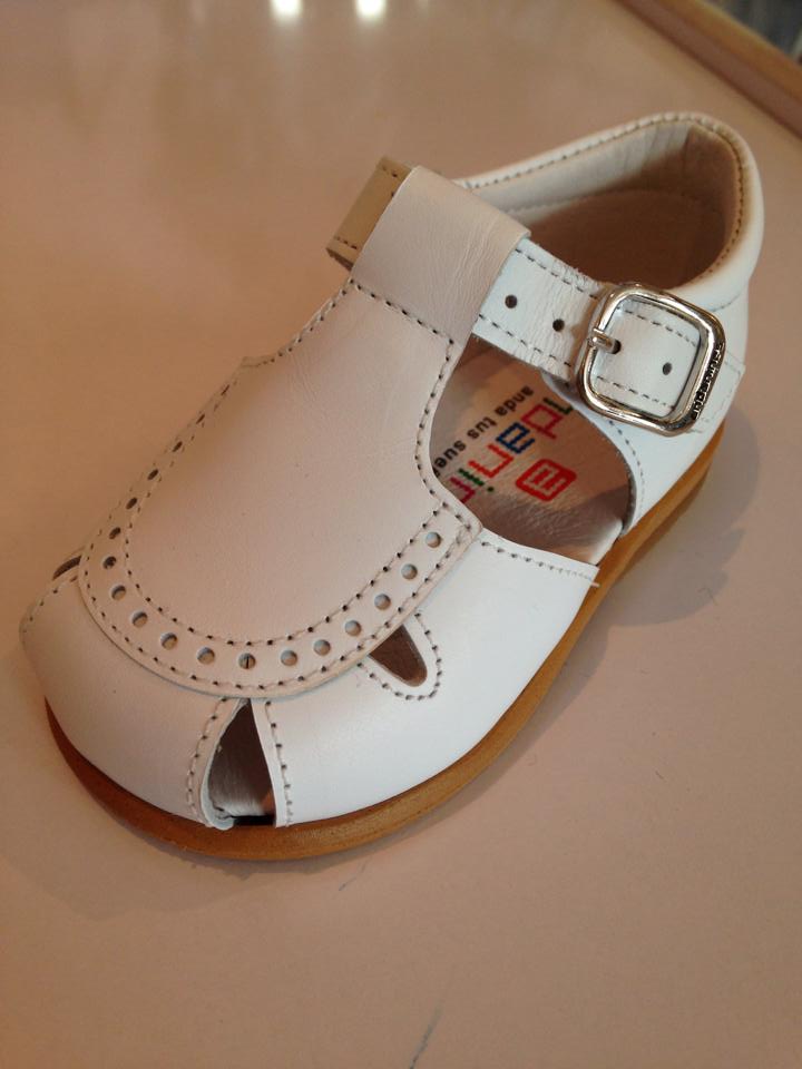 andanines white sandals